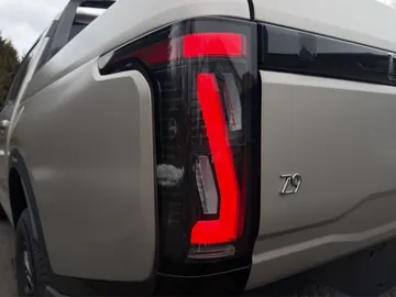 Car image 30