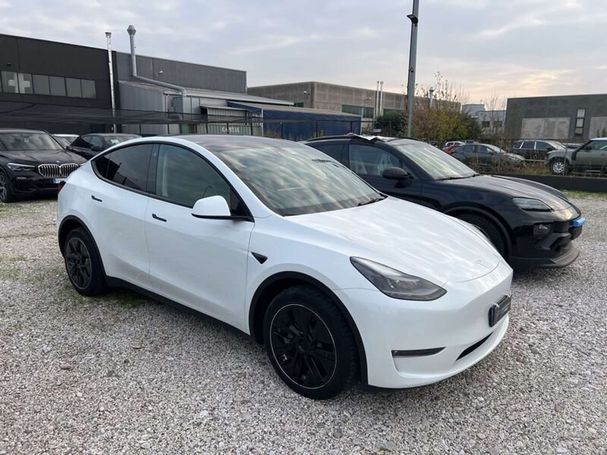 Tesla Model Y Long Range AWD 153 kW image number 2