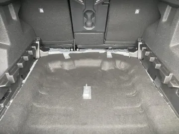 Car image 47