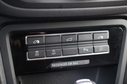 Car image 37