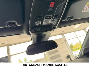 Car image 34