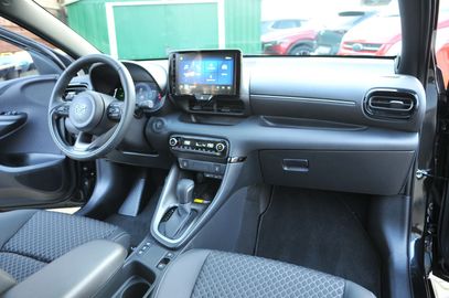 Car image 16