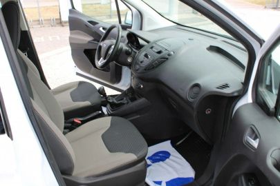 Car image 30