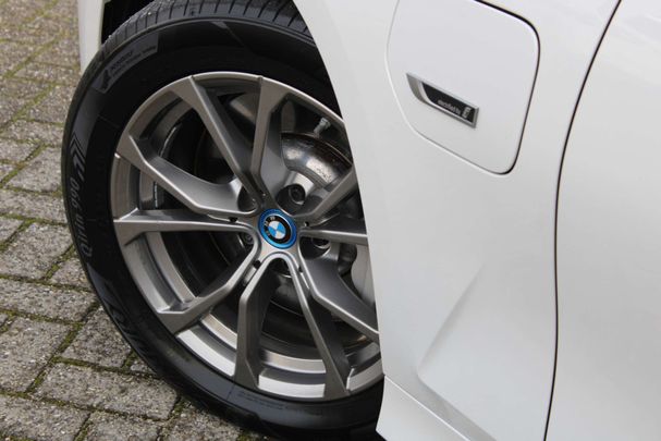 BMW 330e Sport Line 215 kW image number 9