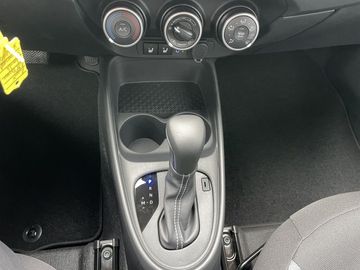 Car image 16