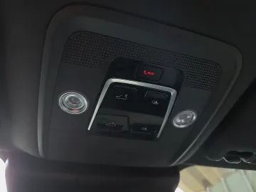 Car image 44