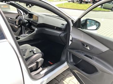 Car image 32