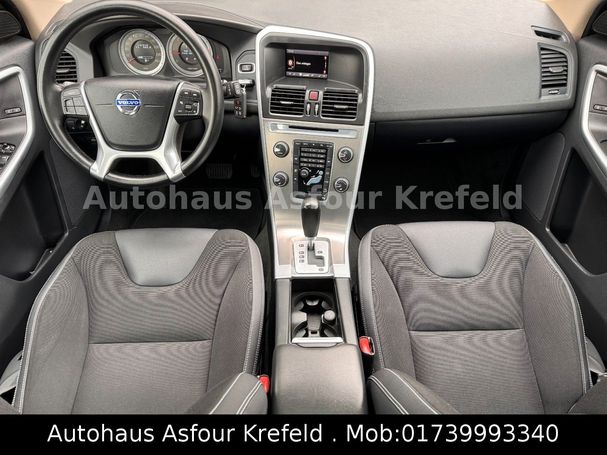 Volvo XC60 AWD Momentum 120 kW image number 8