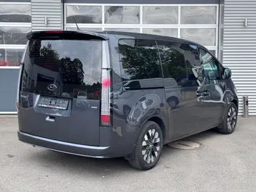 Car image 27