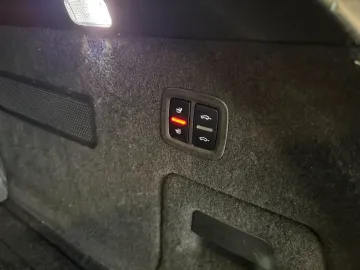 Car image 44