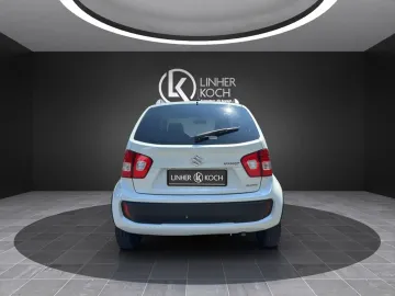 Car image 5