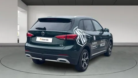 Car image 4