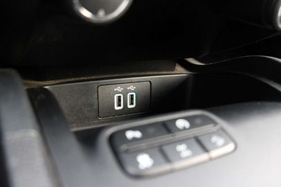 Car image 36