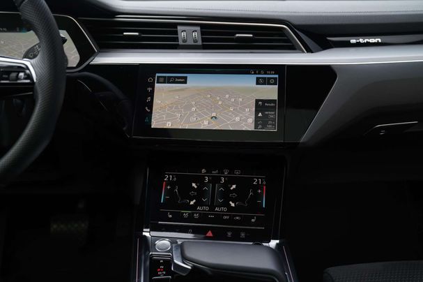 Audi e-tron 55 quattro Advanced 300 kW image number 22