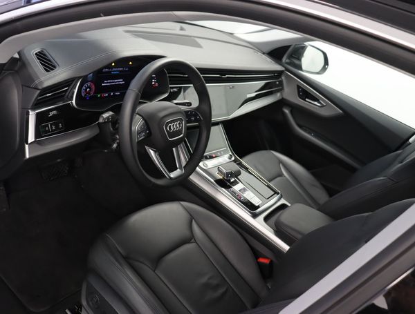 Audi Q8 55 TFSI quattro Tiptronic 250 kW image number 9