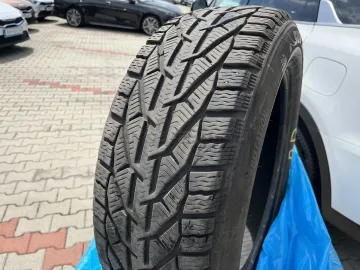Car image 35