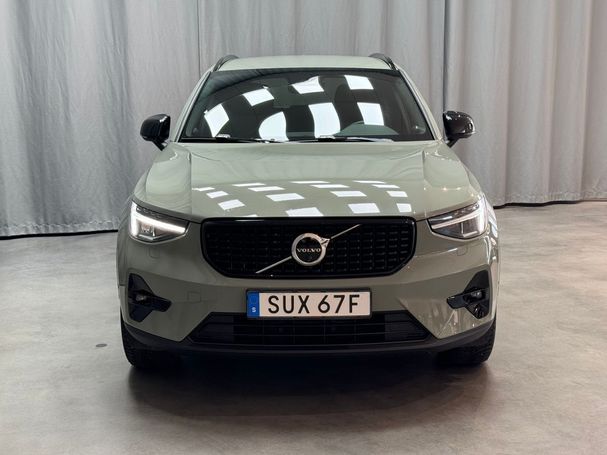 Volvo XC40 B3 Plus Dark 120 kW image number 2