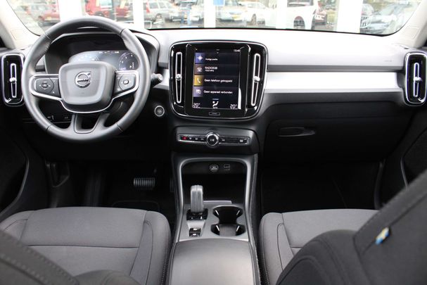 Volvo XC40 1.5 T2 95 kW image number 39