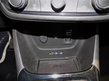 Car image 28