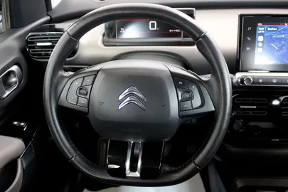 Car image 28