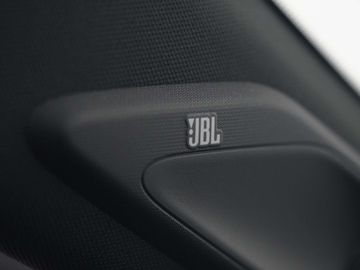 Car image 37