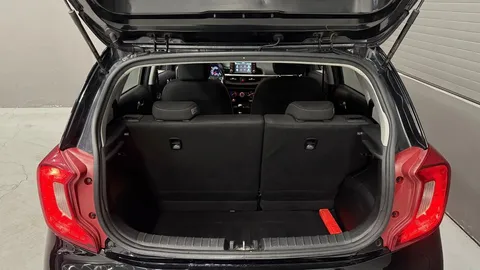 Car image 26