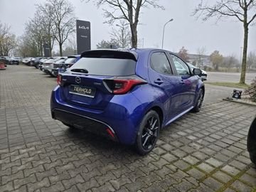 Car image 4