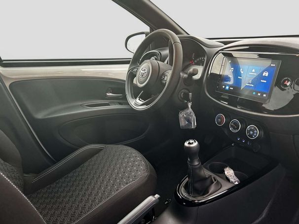 Toyota Aygo X 53 kW image number 10