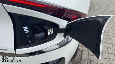 Car image 35