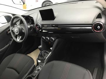 Car image 14