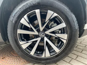 Car image 29