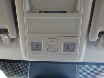 Car image 38