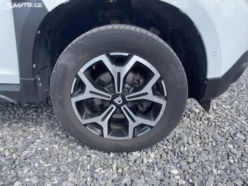 Car image 28