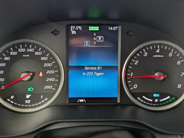 Car image 33