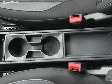 Car image 34