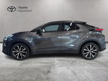 Car image 3