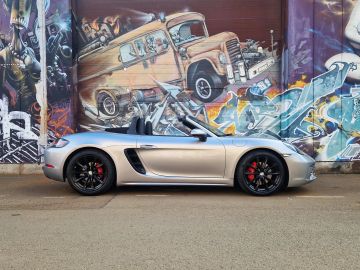 Car image 5