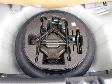 Car image 28