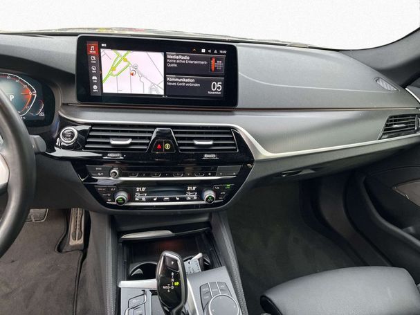 BMW 520d Touring xDrive 140 kW image number 9