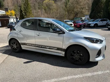 Car image 4