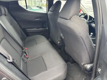 Car image 10