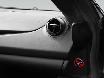 Car image 38