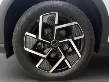 Car image 38