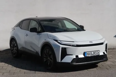 Car image 2