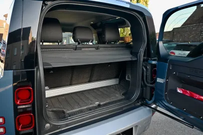Car image 27