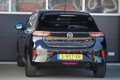 Car image 30