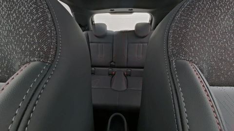 Car image 26