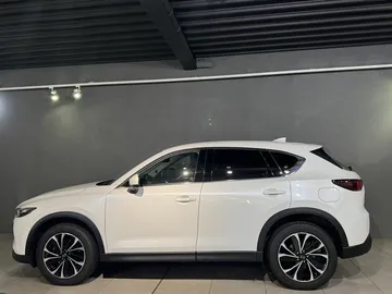 Car image 4