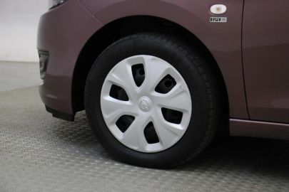 Car image 28