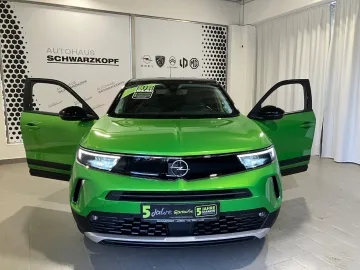 Car image 26